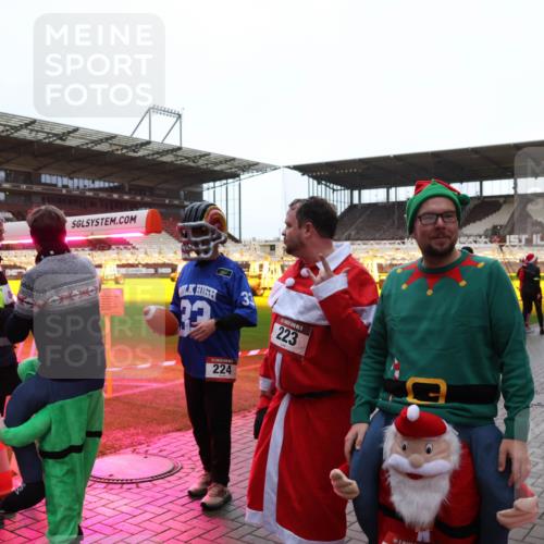 07.12.2025 - St. Pauli X-Mass-Run No. 15 Luisa Fischer http://msf.ph/oto/9390310 07.12.2025 12:12:44 Ziel 5, 223, 224, 7, 1033, 1452, 3972, 3977, 3978, 4288, 4289, 4308 meine-sportfotos.de