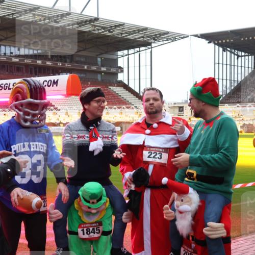 07.12.2025 - St. Pauli X-Mass-Run No. 15 Luisa Fischer http://msf.ph/oto/9390311 07.12.2025 12:12:55 Ziel 33, 15, 1845, 15, 223, 1033, 3972, 3977, 3978 meine-sportfotos.de