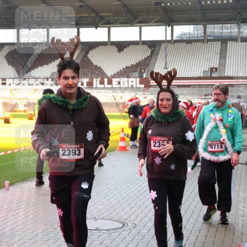07.12.2025 - St. Pauli X-Mass-Run No. 15 Luisa Fischer http://msf.ph/oto/9390317 07.12.2025 12:12:58 Ziel 31, 15, 2393, 15, 239, 4714, 1033, 1500, 1503, 3972, 3977, 3978 meine-sportfotos.de