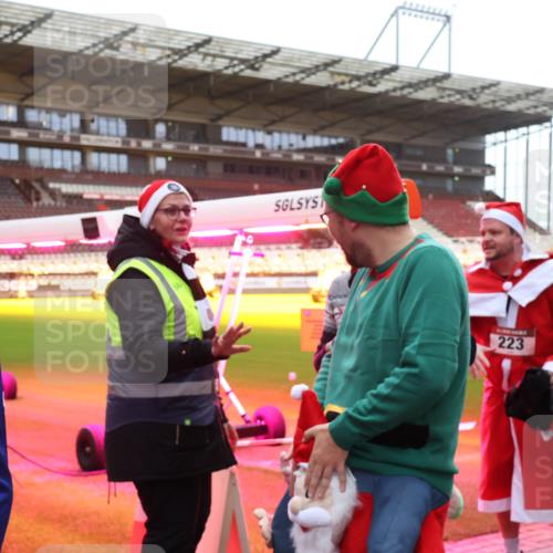 07.12.2025 - St. Pauli X-Mass-Run No. 15 Luisa Fischer http://msf.ph/oto/9390348 07.12.2025 12:13:16 Ziel 33, 15, 223, 1500, 1503, 2543, 3972, 3977, 3978 meine-sportfotos.de