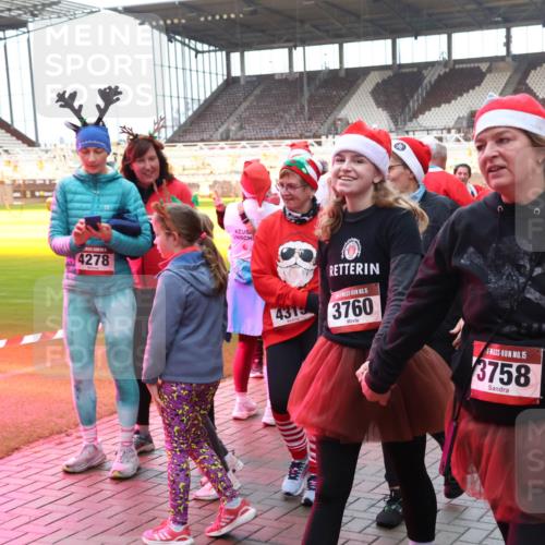 07.12.2025 - St. Pauli X-Mass-Run No. 15 Luisa Fischer http://msf.ph/oto/9390354 07.12.2025 12:13:21 Ziel 4278, 4315, 15, 3760, 15, 3758, 455, 463, 466, 1500, 1503, 2543, 3972 meine-sportfotos.de