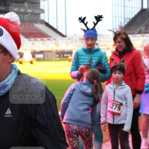07.12.2025 - St. Pauli X-Mass-Run No. 15 Luisa Fischer http://msf.ph/oto/9390365 07.12.2025 12:13:24 Ziel 8, 4279, 455, 463, 466, 1500, 1503, 2543, 4713 meine-sportfotos.de
