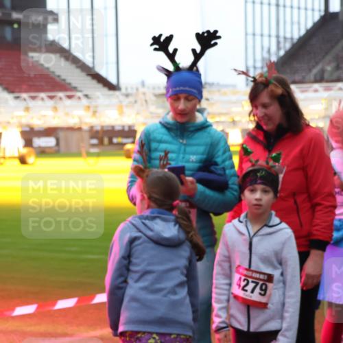 07.12.2025 - St. Pauli X-Mass-Run No. 15 Luisa Fischer http://msf.ph/oto/9390367 07.12.2025 12:13:24 Ziel 1, 4279, 331, 455, 463, 466, 1500, 1503, 2543, 4713 meine-sportfotos.de