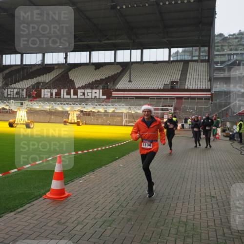 07.12.2025 - St. Pauli X-Mass-Run No. 15 Fabian Wolf http://msf.ph/oto/9390378 07.12.2025 10:23:46 Ziel 638, 1104, 2603, 2634, 3539, 3644, 3649, 3887, 3890, 4043, 4139, 4144, 4377, 4378 meine-sportfotos.de