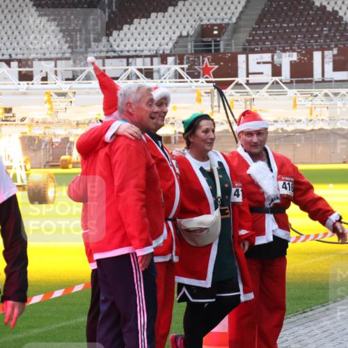 07.12.2025 - St. Pauli X-Mass-Run No. 15 Luisa Fischer http://msf.ph/oto/9390379 07.12.2025 12:13:28 Ziel 4831, 41, 416, 455, 463, 466, 1500, 1503, 2543, 4713 meine-sportfotos.de