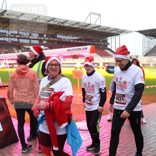 07.12.2025 - St. Pauli X-Mass-Run No. 15 Luisa Fischer http://msf.ph/oto/9390389 07.12.2025 12:13:36 Ziel 5, 836, 4831, 455, 463, 466, 1500, 1503, 2543, 3645, 4077, 4258, 4261, 4713 meine-sportfotos.de
