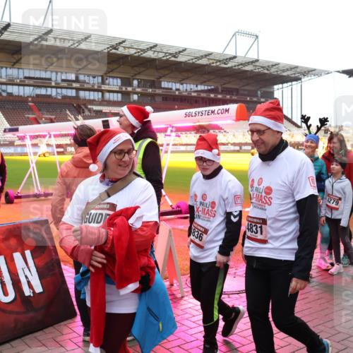 07.12.2025 - St. Pauli X-Mass-Run No. 15 Luisa Fischer http://msf.ph/oto/9390390 07.12.2025 12:13:37 Ziel 15, 836, 4279, 4831, 455, 463, 466, 1500, 1503, 2543, 3645, 4077, 4258, 4261, 4713 meine-sportfotos.de