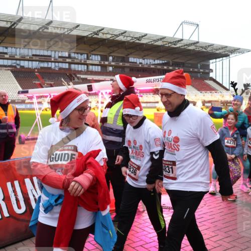 07.12.2025 - St. Pauli X-Mass-Run No. 15 Luisa Fischer http://msf.ph/oto/9390392 07.12.2025 12:13:37 Ziel 770, 15, 836, 831, 4279, 4270, 455, 463, 466, 1500, 1503, 2543, 3645, 4077, 4258, 4261, 4713 meine-sportfotos.de