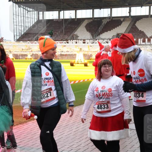 07.12.2025 - St. Pauli X-Mass-Run No. 15 Luisa Fischer http://msf.ph/oto/9390397 07.12.2025 12:13:42 Ziel 15, 4826, 15, 4827, 15, 4833, 4834, 455, 463, 466, 1500, 1503, 2543, 3645, 4077, 4258, 4261, 4713 meine-sportfotos.de