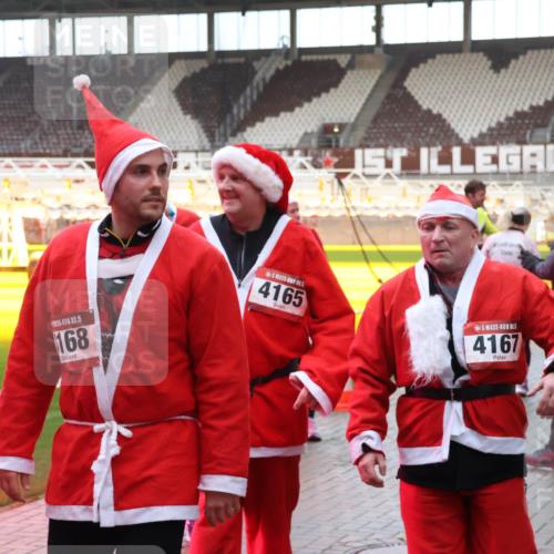 07.12.2025 - St. Pauli X-Mass-Run No. 15 Luisa Fischer http://msf.ph/oto/9390416 07.12.2025 12:13:56 Ziel 15, 168, 4165, 4167, 430, 455, 463, 466, 2543, 3645, 4048, 4077, 4179, 4258, 4261, 4713 meine-sportfotos.de