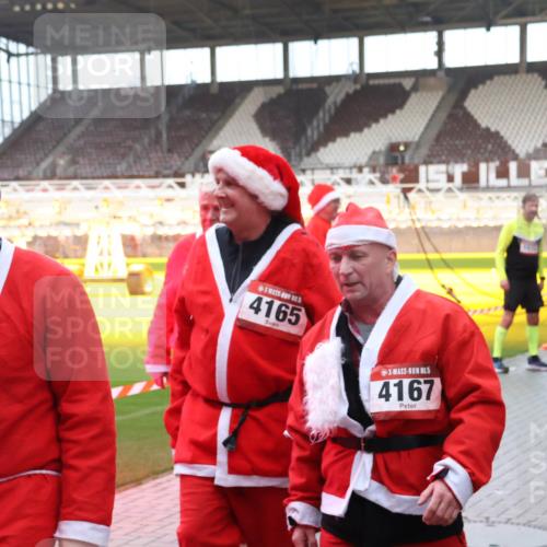 07.12.2025 - St. Pauli X-Mass-Run No. 15 Luisa Fischer http://msf.ph/oto/9390421 07.12.2025 12:13:57 Ziel 15, 168, 89, 4165, 5, 4167, 455, 463, 466, 2543, 3645, 4048, 4077, 4179, 4258, 4261, 4713 meine-sportfotos.de