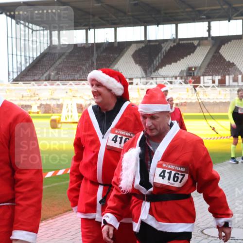07.12.2025 - St. Pauli X-Mass-Run No. 15 Luisa Fischer http://msf.ph/oto/9390422 07.12.2025 12:13:57 Ziel 15, 168, 416, 15, 4167, 455, 463, 466, 2543, 3645, 4048, 4077, 4179, 4258, 4261, 4713 meine-sportfotos.de