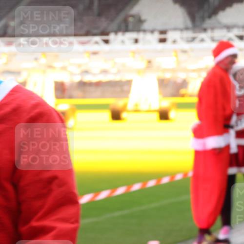 07.12.2025 - St. Pauli X-Mass-Run No. 15 Luisa Fischer http://msf.ph/oto/9390435 07.12.2025 12:14:00 Ziel 455, 463, 466, 2543, 3645, 4048, 4077, 4179, 4258, 4261, 4713 meine-sportfotos.de