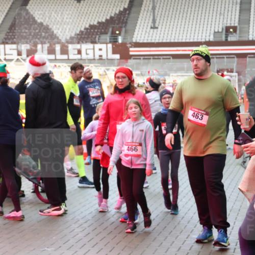 07.12.2025 - St. Pauli X-Mass-Run No. 15 Luisa Fischer http://msf.ph/oto/9390456 07.12.2025 12:14:22 Ziel 466, 1780, 463, 410, 2274, 4048, 4179, 4258, 4261 meine-sportfotos.de