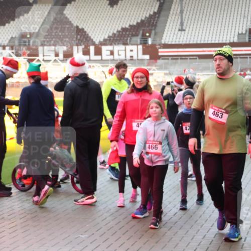 07.12.2025 - St. Pauli X-Mass-Run No. 15 Luisa Fischer http://msf.ph/oto/9390457 07.12.2025 12:14:22 Ziel 45, 466, 1780, 42, 463, 410, 2274, 4048, 4179, 4258, 4261 meine-sportfotos.de