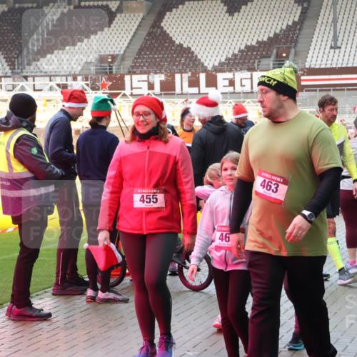 07.12.2025 - St. Pauli X-Mass-Run No. 15 Luisa Fischer http://msf.ph/oto/9390464 07.12.2025 12:14:24 Ziel 455, 46, 15, 463, 4258, 257, 2274, 3690, 4048, 4179 meine-sportfotos.de