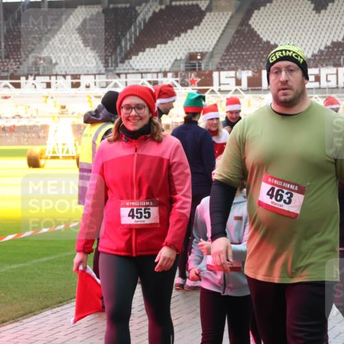 07.12.2025 - St. Pauli X-Mass-Run No. 15 Luisa Fischer http://msf.ph/oto/9390471 07.12.2025 12:14:26 Ziel 15, 455, 15, 463, 4179, 2274, 3690, 3693, 4048, 4179 meine-sportfotos.de