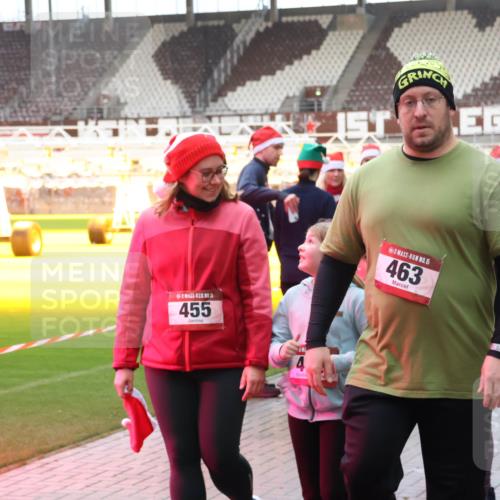 07.12.2025 - St. Pauli X-Mass-Run No. 15 Luisa Fischer http://msf.ph/oto/9390472 07.12.2025 12:14:26 Ziel 455, 4, 15, 463, 2274, 3690, 3693, 4048, 4179 meine-sportfotos.de