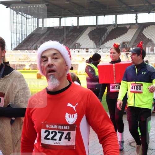 07.12.2025 - St. Pauli X-Mass-Run No. 15 Luisa Fischer http://msf.ph/oto/9390480 07.12.2025 12:14:38 Ziel 15, 24, 0, 15, 2274, 4048, 4180, 4077, 444, 445, 451, 454, 457, 2274, 3690, 3693 meine-sportfotos.de