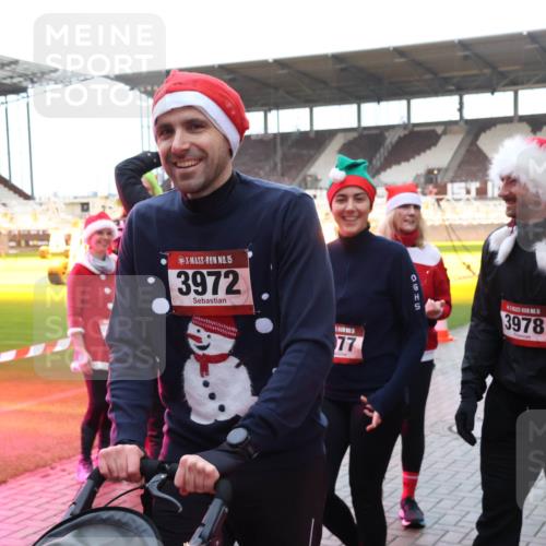 07.12.2025 - St. Pauli X-Mass-Run No. 15 Luisa Fischer http://msf.ph/oto/9390509 07.12.2025 12:15:28 Ziel 15, 3972, 77, 15, 3978, 3142, 3178, 3712 meine-sportfotos.de