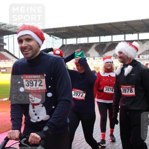 07.12.2025 - St. Pauli X-Mass-Run No. 15 Luisa Fischer http://msf.ph/oto/9390510 07.12.2025 12:15:29 Ziel 15, 3972, 3977, 3974, 15, 3978, 9, 3142, 3178, 3712 meine-sportfotos.de