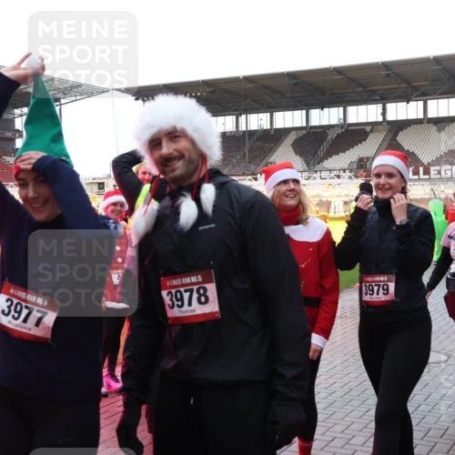 07.12.2025 - St. Pauli X-Mass-Run No. 15 Luisa Fischer http://msf.ph/oto/9390516 07.12.2025 12:15:30 Ziel 1, 15, 3977, 15, 3978, 15, 3979, 1036, 1037, 3142, 3178, 3712 meine-sportfotos.de