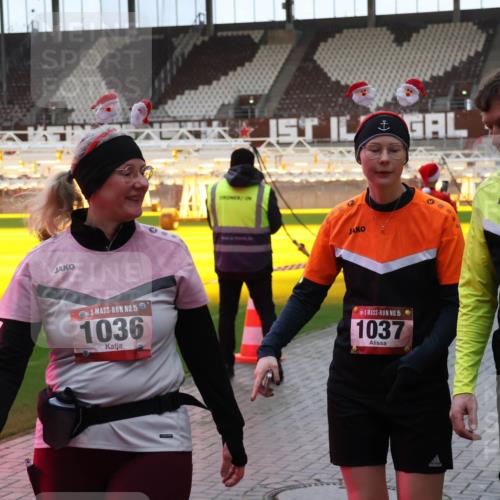 07.12.2025 - St. Pauli X-Mass-Run No. 15 Luisa Fischer http://msf.ph/oto/9390522 07.12.2025 12:15:33 Ziel 15, 1036, 15, 1037, 15, 1033, 3142, 3178, 3712 meine-sportfotos.de