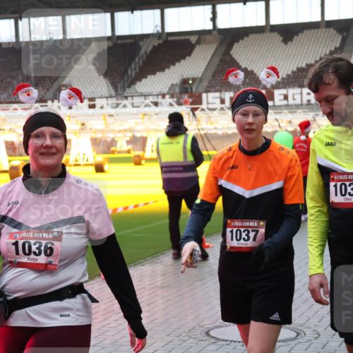 07.12.2025 - St. Pauli X-Mass-Run No. 15 Luisa Fischer http://msf.ph/oto/9390523 07.12.2025 12:15:33 Ziel 15, 1036, 15, 1037, 1, 1033, 3142, 3178, 3712 meine-sportfotos.de