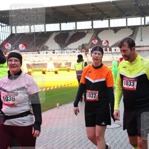 07.12.2025 - St. Pauli X-Mass-Run No. 15 Luisa Fischer http://msf.ph/oto/9390525 07.12.2025 12:15:33 Ziel 444, 15, 1036, 15, 1037, 1033, 3142, 3178, 3712 meine-sportfotos.de
