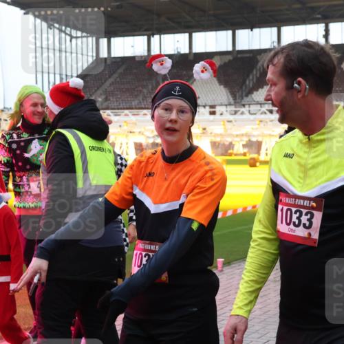 07.12.2025 - St. Pauli X-Mass-Run No. 15 Luisa Fischer http://msf.ph/oto/9390530 07.12.2025 12:15:34 Ziel 1, 15, 454, 15, 103, 1, 1033, 3142, 3178, 3712 meine-sportfotos.de