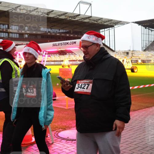 07.12.2025 - St. Pauli X-Mass-Run No. 15 Luisa Fischer http://msf.ph/oto/9390547 07.12.2025 12:18:21 Ziel 3, 33, 15, 3427, 3866, 3868, 4014, 4015 meine-sportfotos.de