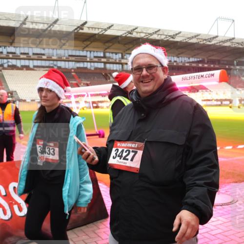 07.12.2025 - St. Pauli X-Mass-Run No. 15 Luisa Fischer http://msf.ph/oto/9390552 07.12.2025 12:18:22 Ziel 3, 33, 15, 3427, 3866, 3868, 4014, 4015 meine-sportfotos.de