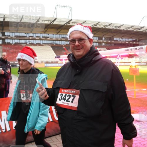 07.12.2025 - St. Pauli X-Mass-Run No. 15 Luisa Fischer http://msf.ph/oto/9390553 07.12.2025 12:18:22 Ziel 34, 33, 15, 3427, 3866, 3868, 4014, 4015 meine-sportfotos.de