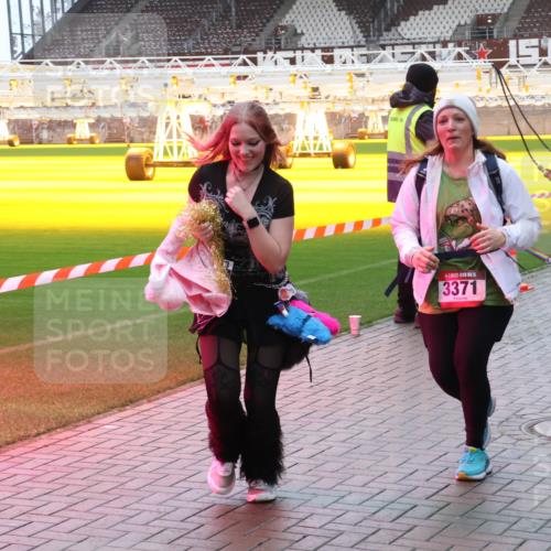 07.12.2025 - St. Pauli X-Mass-Run No. 15 Luisa Fischer http://msf.ph/oto/9390568 07.12.2025 12:19:25 Ziel 15, 3371, 1259, 2093, 2309, 3371, 3373 meine-sportfotos.de