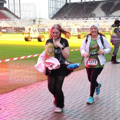 07.12.2025 - St. Pauli X-Mass-Run No. 15 Luisa Fischer http://msf.ph/oto/9390571 07.12.2025 12:19:26 Ziel 15, 3371, 1259, 2093, 2309, 3371, 3373 meine-sportfotos.de