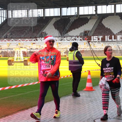 07.12.2025 - St. Pauli X-Mass-Run No. 15 Luisa Fischer http://msf.ph/oto/9390577 07.12.2025 12:19:53 Ziel 1259, 2025, 2093, 236, 1259, 2093, 2309 meine-sportfotos.de