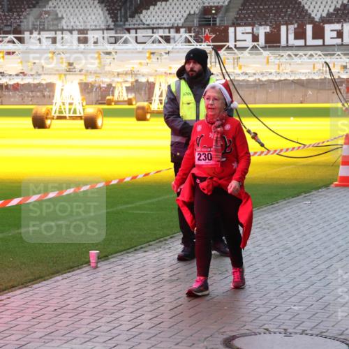 07.12.2025 - St. Pauli X-Mass-Run No. 15 Luisa Fischer http://msf.ph/oto/9390589 07.12.2025 12:19:57 Ziel 6709, 230, 1259, 2093, 2309 meine-sportfotos.de