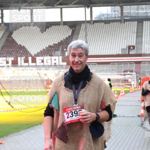 07.12.2025 - St. Pauli X-Mass-Run No. 15 Luisa Fischer http://msf.ph/oto/9390592 07.12.2025 12:19:59 Ziel 15, 239, 1259, 2093, 2309 meine-sportfotos.de