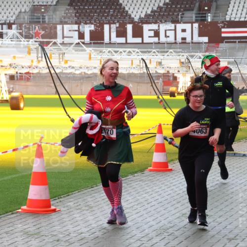 07.12.2025 - St. Pauli X-Mass-Run No. 15 Luisa Fischer http://msf.ph/oto/9390610 07.12.2025 10:56:50 Ziel 1, 170, 4063, 4146, 236, 248, 759, 951, 955, 1790, 1793, 2170, 4063, 4146, 4493 meine-sportfotos.de