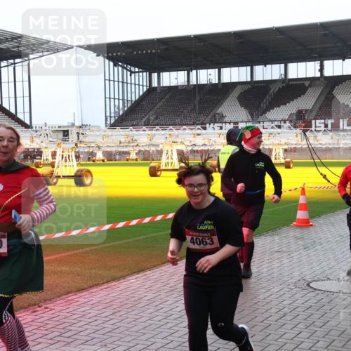07.12.2025 - St. Pauli X-Mass-Run No. 15 Luisa Fischer http://msf.ph/oto/9390625 07.12.2025 10:56:53 Ziel 270, 4063, 4146, 236, 248, 417, 759, 951, 955, 1790, 1793, 2170, 2538, 2542, 4063, 4146, 4493 meine-sportfotos.de