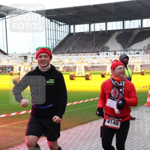 07.12.2025 - St. Pauli X-Mass-Run No. 15 Luisa Fischer http://msf.ph/oto/9390632 07.12.2025 10:56:55 Ziel 5, 4146, 55, 236, 248, 417, 759, 951, 955, 1790, 1793, 2170, 2538, 2542, 4063, 4146, 4493 meine-sportfotos.de