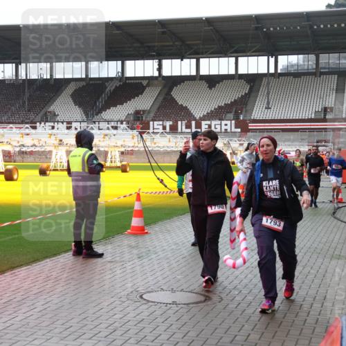 07.12.2025 - St. Pauli X-Mass-Run No. 15 Luisa Fischer http://msf.ph/oto/9390639 07.12.2025 10:57:05 Ziel 17901, 1793, 56, 55, 236, 248, 417, 555, 566, 568, 759, 763, 951, 955, 1203, 1790, 1793, 2170, 2538, 2542, 2664, 3275, 4063, 4146 meine-sportfotos.de
