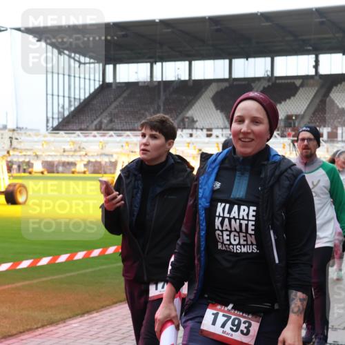 07.12.2025 - St. Pauli X-Mass-Run No. 15 Luisa Fischer http://msf.ph/oto/9390650 07.12.2025 10:57:08 Ziel 15, 1793, 55, 236, 248, 417, 555, 566, 568, 759, 763, 951, 955, 1203, 1790, 1793, 2170, 2538, 2542, 2664, 3275, 4063, 4146, 4799 meine-sportfotos.de