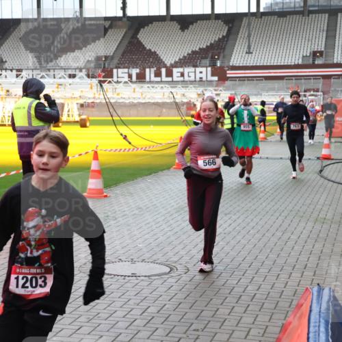 07.12.2025 - St. Pauli X-Mass-Run No. 15 Luisa Fischer http://msf.ph/oto/9390652 07.12.2025 10:57:13 Ziel 15, 1203, 566, 955, 763, 55, 236, 248, 417, 555, 566, 568, 759, 763, 1203, 2170, 2538, 2542, 2664, 3275, 4063, 4146, 4799 meine-sportfotos.de