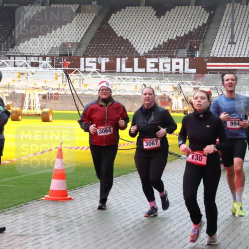 07.12.2025 - St. Pauli X-Mass-Run No. 15 Luisa Fischer http://msf.ph/oto/9390688 07.12.2025 10:57:45 Ziel 3064, 3067, 130, 994, 2297, 130, 251, 280, 324, 566, 568, 763, 773, 994, 1097, 1099, 1203, 1213, 1387, 2290, 2296, 2297, 2298, 2664, 2665, 3064, 3067, 3275, 4799 meine-sportfotos.de