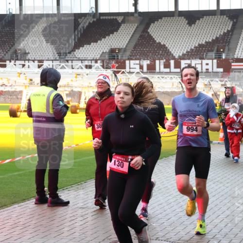 07.12.2025 - St. Pauli X-Mass-Run No. 15 Luisa Fischer http://msf.ph/oto/9390691 07.12.2025 10:57:46 Ziel 30, 15, 130, 20, 2296, 994, 2298, 2290, 2297, 130, 251, 280, 324, 566, 568, 763, 773, 994, 1097, 1099, 1203, 1213, 1387, 2290, 2296, 2297, 2298, 2664, 2665, 3064, 3067, 3275, 4799 meine-sportfotos.de