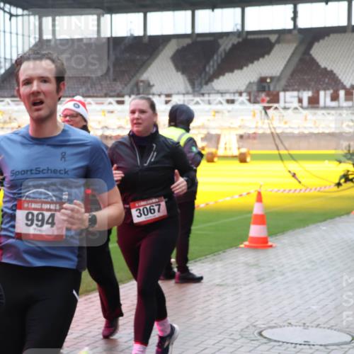 07.12.2025 - St. Pauli X-Mass-Run No. 15 Luisa Fischer http://msf.ph/oto/9390695 07.12.2025 10:57:47 Ziel 5, 994, 3067, 130, 251, 280, 324, 566, 763, 773, 994, 1097, 1099, 1203, 1213, 1387, 2290, 2296, 2297, 2298, 2664, 2665, 3064, 3067, 3275, 4799 meine-sportfotos.de