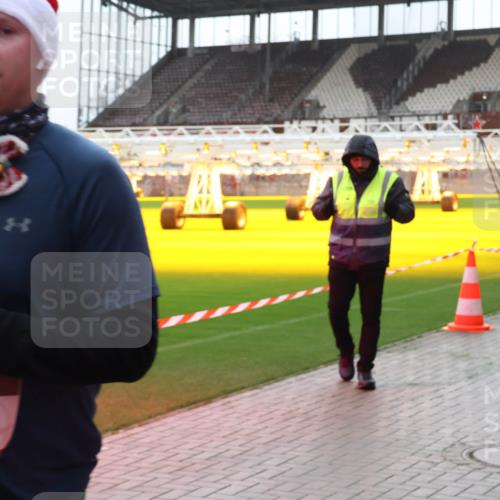 07.12.2025 - St. Pauli X-Mass-Run No. 15 Luisa Fischer http://msf.ph/oto/9390709 07.12.2025 10:57:55 Ziel 773, 130, 170, 251, 280, 324, 773, 994, 1097, 1099, 1213, 1387, 1390, 2290, 2296, 2297, 2298, 2665, 3064, 3067 meine-sportfotos.de