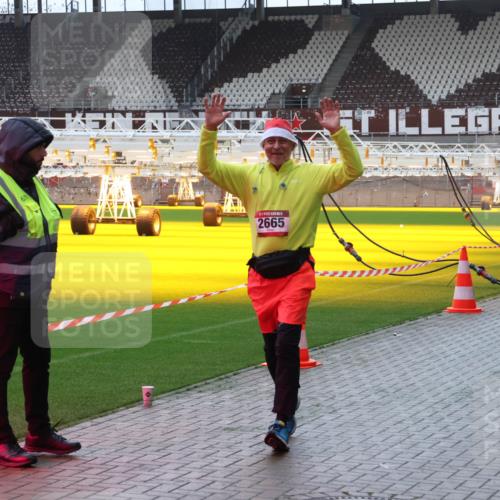 07.12.2025 - St. Pauli X-Mass-Run No. 15 Luisa Fischer http://msf.ph/oto/9390716 07.12.2025 10:57:58 Ziel 2665, 130, 170, 251, 280, 324, 773, 994, 1097, 1099, 1213, 1387, 1390, 2290, 2296, 2297, 2298, 2665, 3064, 3067 meine-sportfotos.de