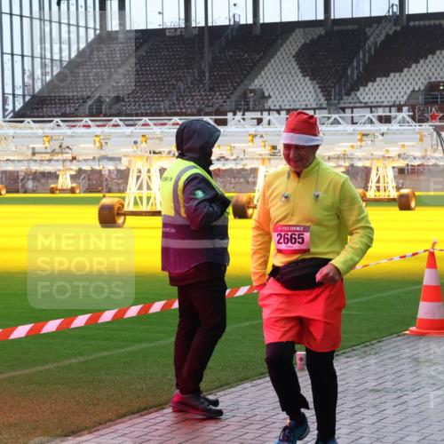 07.12.2025 - St. Pauli X-Mass-Run No. 15 Luisa Fischer http://msf.ph/oto/9390719 07.12.2025 10:57:59 Ziel 15, 2665, 130, 170, 251, 280, 324, 773, 994, 1097, 1099, 1213, 1387, 1390, 2290, 2296, 2297, 2298, 2665, 3064, 3067 meine-sportfotos.de